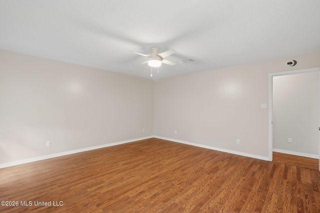 122 Booth Circle, Ocean Springs, MS 39564
