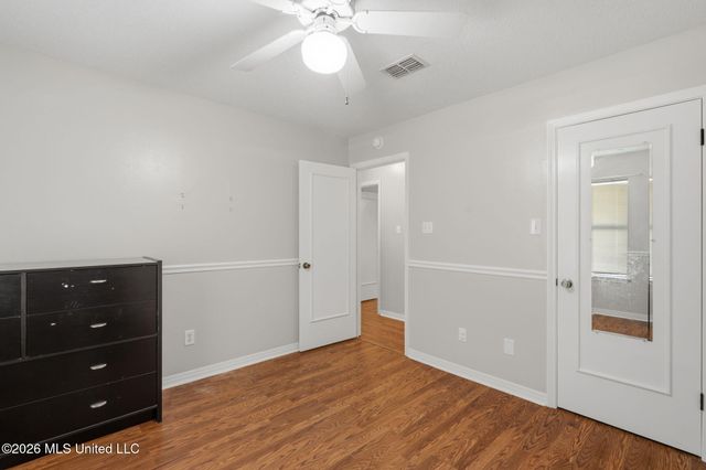 122 Booth Circle, Ocean Springs, MS 39564