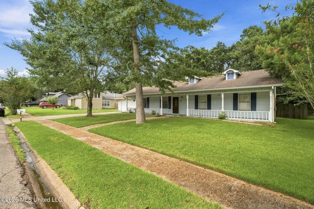 122 Booth Circle, Ocean Springs, MS 39564