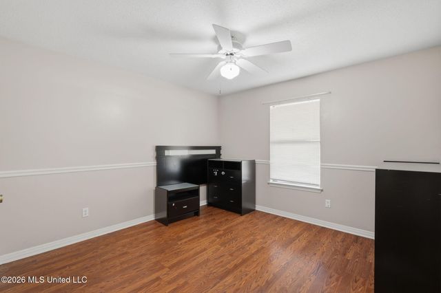 122 Booth Circle, Ocean Springs, MS 39564