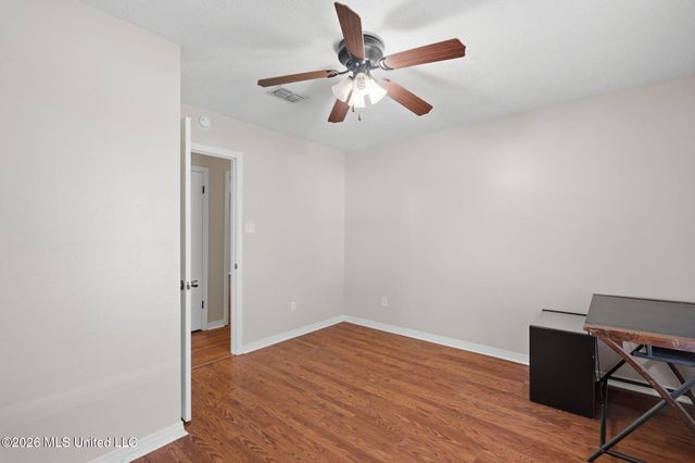 122 Booth Circle, Ocean Springs, MS 39564