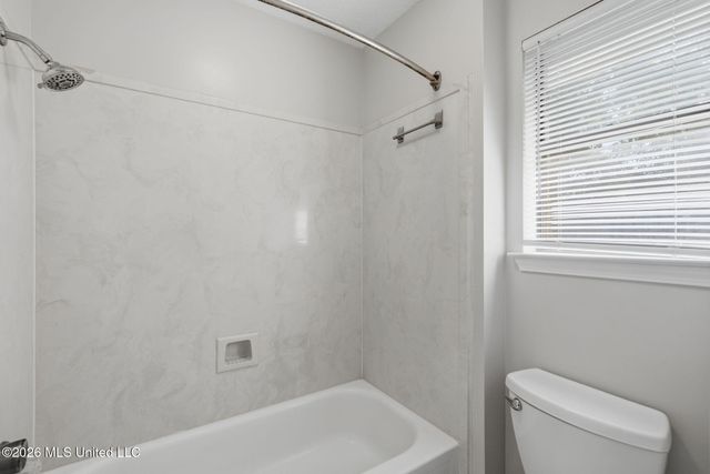 122 Booth Circle, Ocean Springs, MS 39564