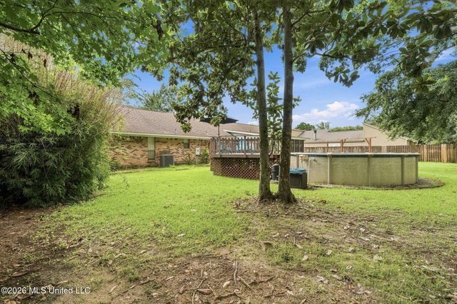122 Booth Circle, Ocean Springs, MS 39564