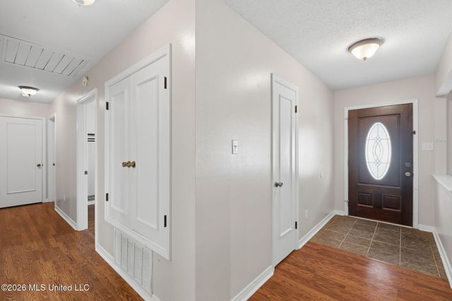 122 Booth Circle, Ocean Springs, MS 39564