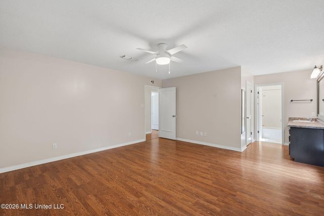 122 Booth Circle, Ocean Springs, MS 39564