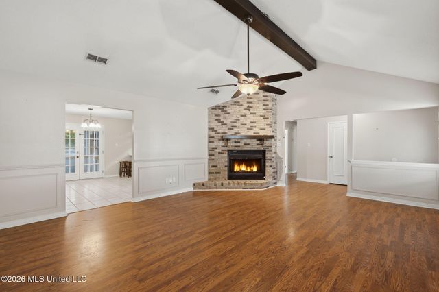122 Booth Circle, Ocean Springs, MS 39564