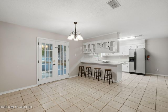 122 Booth Circle, Ocean Springs, MS 39564