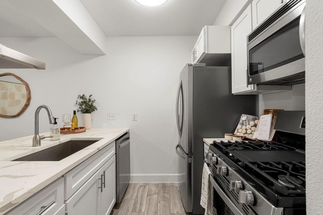 2020 S Congress Ave 2114, Austin, TX 78704