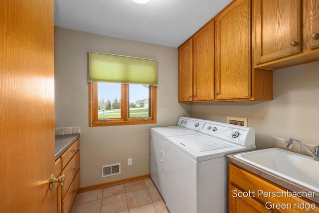 8847 Claire Court Se, Caledonia Twp, MI 49302