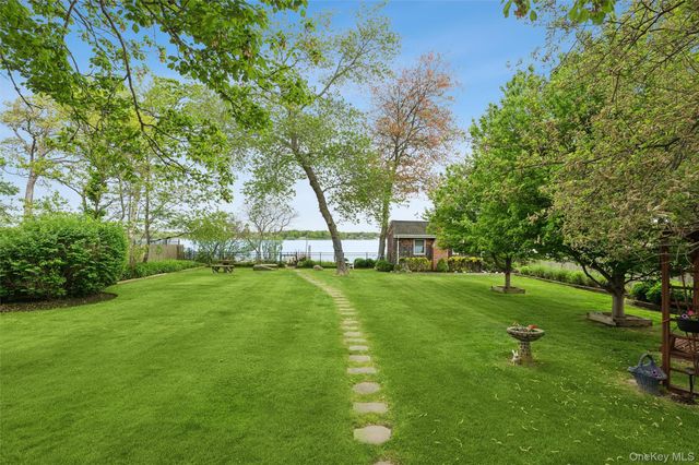 128 Crystal Beach Boulevard, Moriches, NY 11955