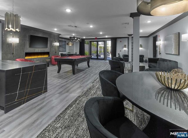 8 Tice Road 318, Franklin Lakes, NJ 07417