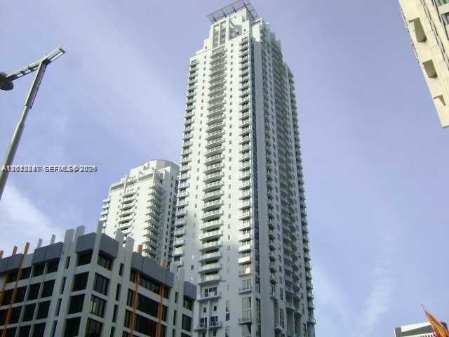 1060 Brickell Ave 2305, Miami, FL 33131