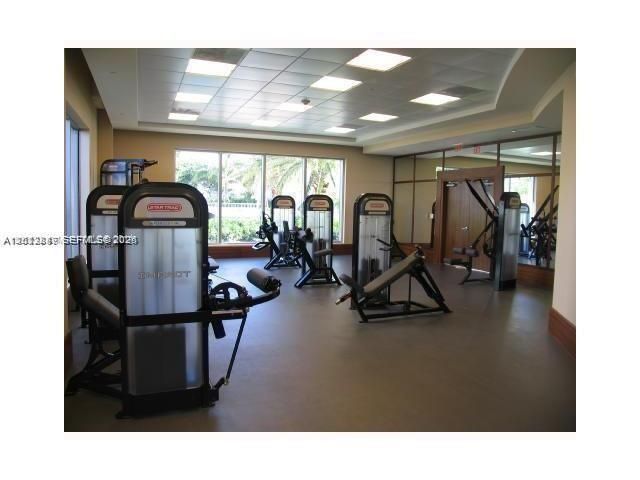 1060 Brickell Ave 2305, Miami, FL 33131