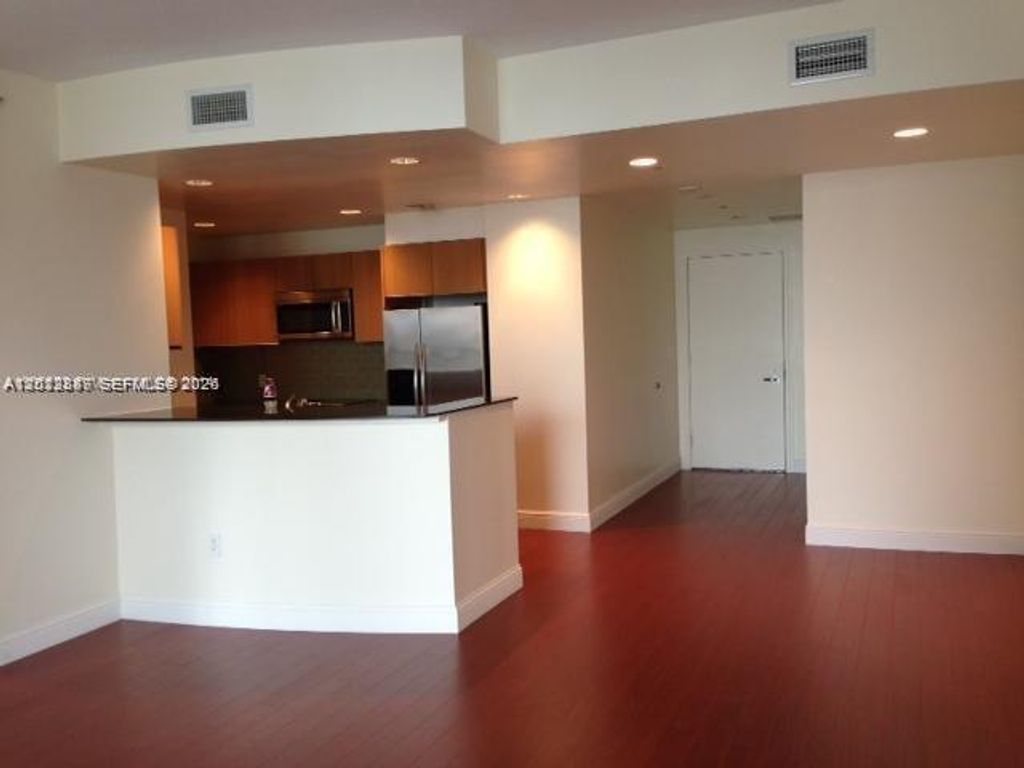 1060 Brickell Ave 2305, Miami, FL 33131