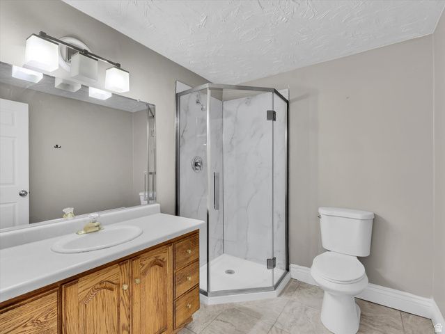 9633 S ANNALYN DR, Sandy, UT 84070