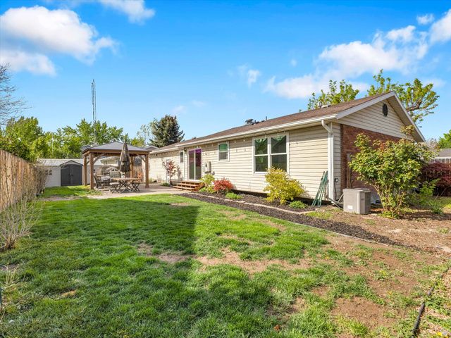 9633 S ANNALYN DR, Sandy, UT 84070