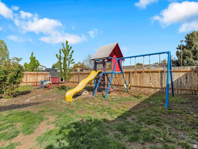 9633 S ANNALYN DR, Sandy, UT 84070