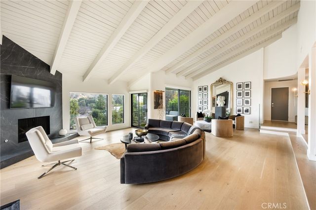 4234 Alhama Drive, Woodland Hills, CA 91364