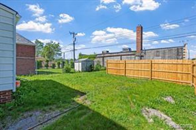 18715 Kentucky Street, Detroit, MI 48221