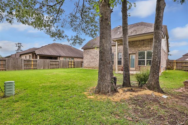 910 S Chamfer Way, Crosby, TX 77532