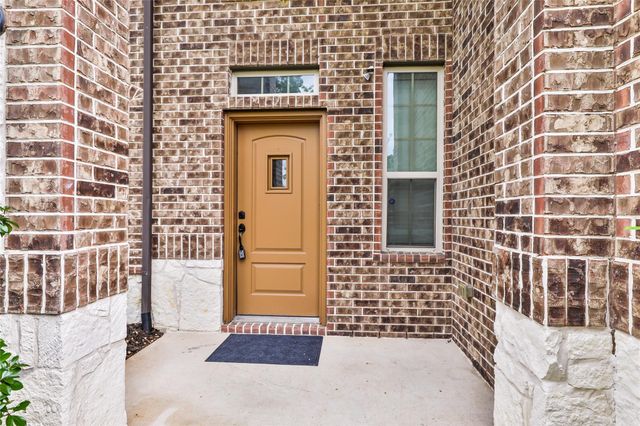 910 S Chamfer Way, Crosby, TX 77532