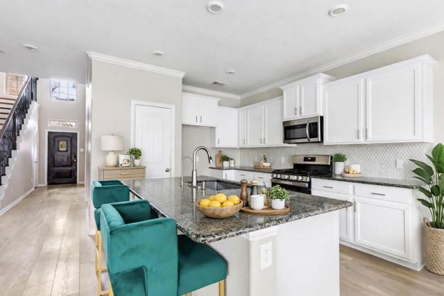 910 S Chamfer Way, Crosby, TX 77532