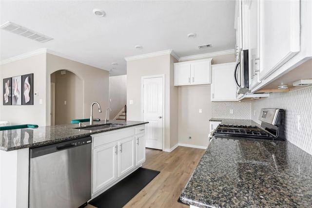 910 S Chamfer Way, Crosby, TX 77532