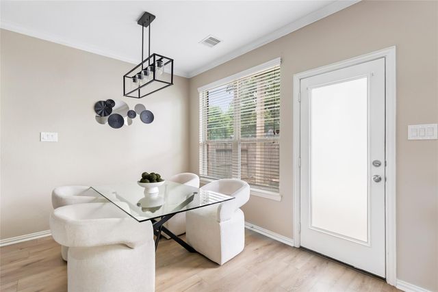 910 S Chamfer Way, Crosby, TX 77532