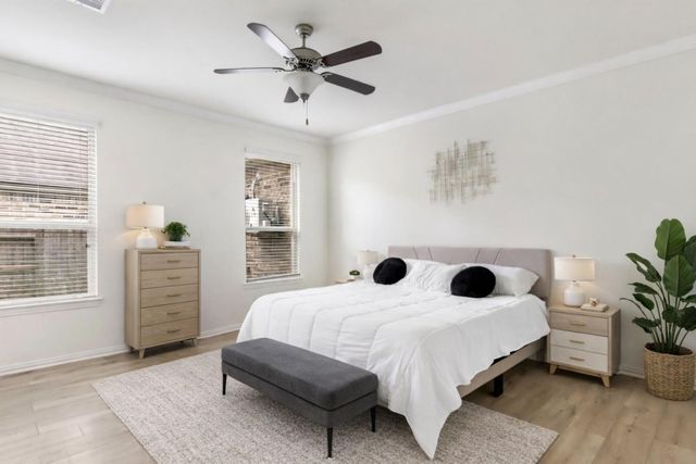 910 S Chamfer Way, Crosby, TX 77532