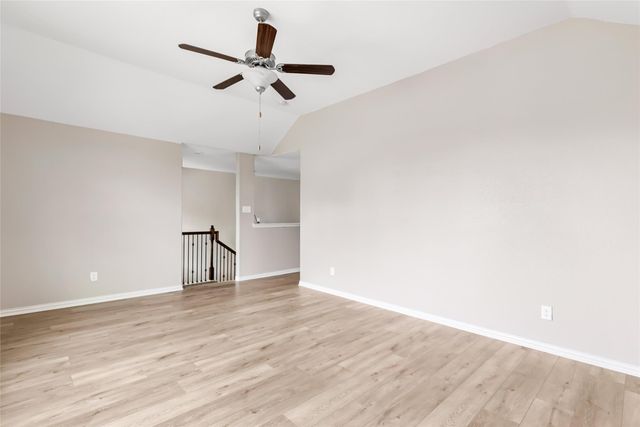 910 S Chamfer Way, Crosby, TX 77532