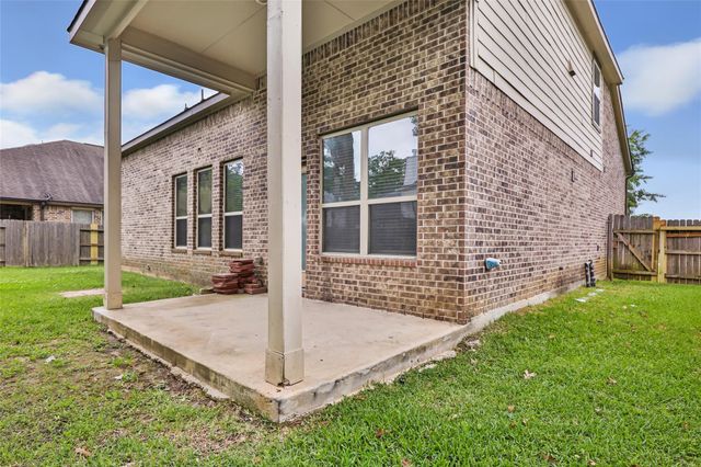 910 S Chamfer Way, Crosby, TX 77532