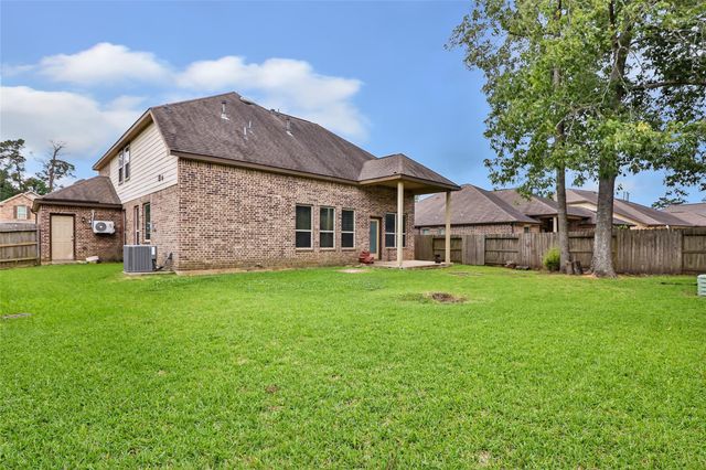 910 S Chamfer Way, Crosby, TX 77532