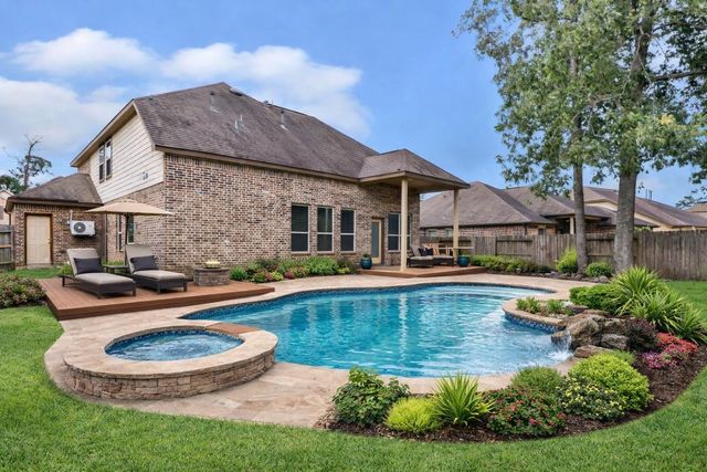 910 S Chamfer Way, Crosby, TX 77532