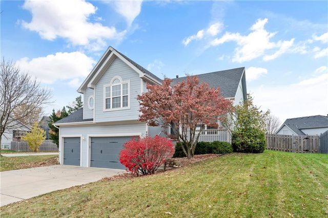 8800 N Hull Avenue, Kansas City, MO 64154