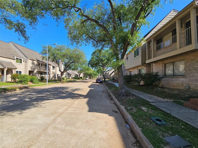 6476 Alisa Lane 615, Houston, TX 77084
