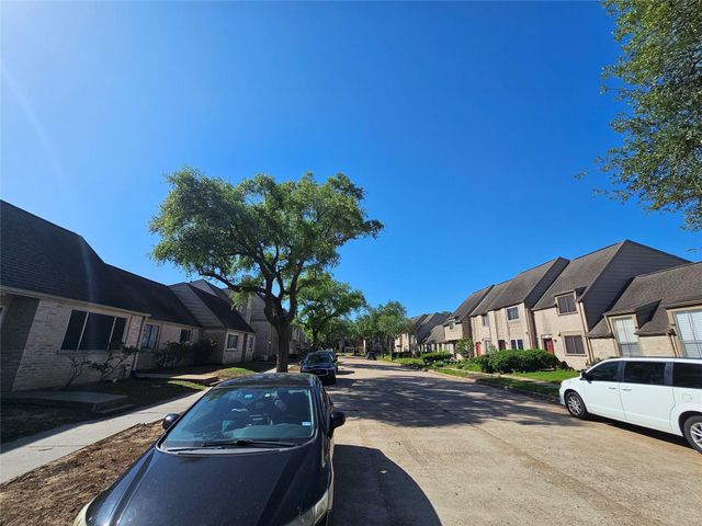 6476 Alisa Lane 615, Houston, TX 77084