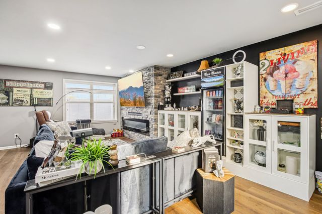 208 Saxony Way, Gallatin, TN 37066