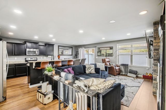 208 Saxony Way, Gallatin, TN 37066