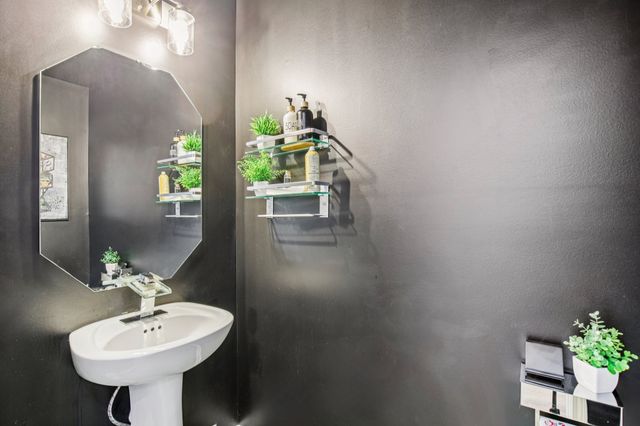 208 Saxony Way, Gallatin, TN 37066