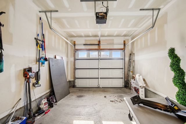 208 Saxony Way, Gallatin, TN 37066