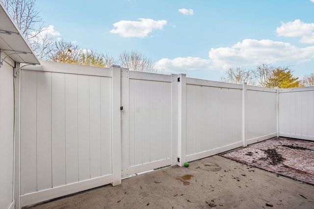 208 Saxony Way, Gallatin, TN 37066