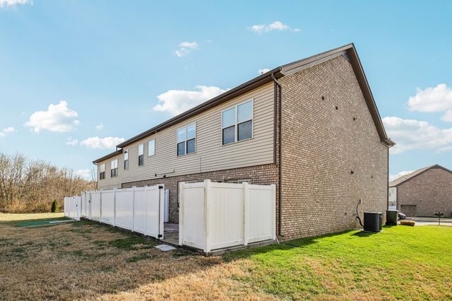 208 Saxony Way, Gallatin, TN 37066