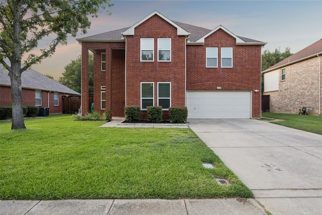 1145 Whispering Trail Circle, Lewisville, TX 75067
