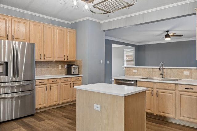 1145 Whispering Trail Circle, Lewisville, TX 75067