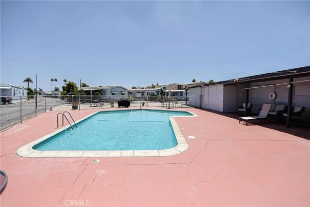 432 S Harbor 46, Santa Ana, CA 92704