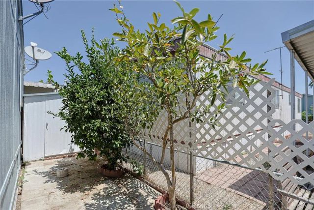 432 S Harbor 46, Santa Ana, CA 92704