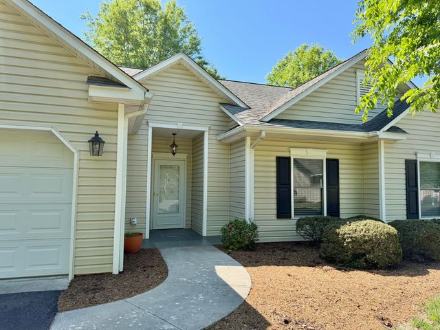 76 Fairway Oaks DR, Hardy, VA 24101