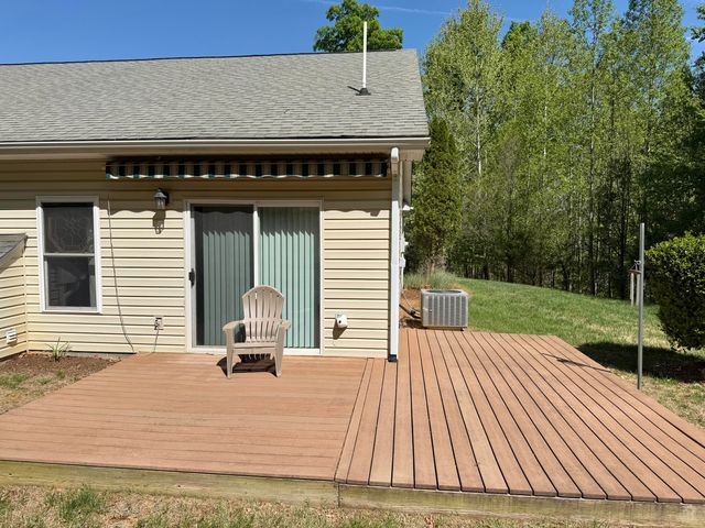 76 Fairway Oaks DR, Hardy, VA 24101
