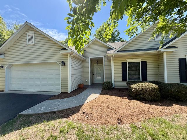 76 Fairway Oaks DR, Hardy, VA 24101