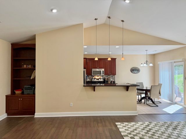 76 Fairway Oaks DR, Hardy, VA 24101
